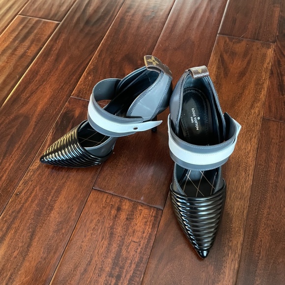 Louis Vuitton Limited Edition Heels - Only Worn Once - Picture 8 of 12